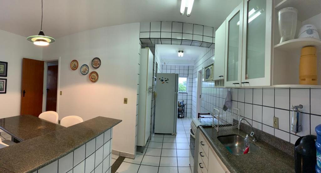 Apartamento Pe Na Areia E Aguas Tranquilas No Centro De 구아라파리 외부 사진